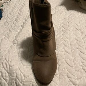 Women’s booties size 9